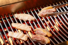 大和肉鶏の焼肉の写真