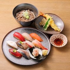 当店の名物が集結！【名物】寿司10貫と天婦羅・そば定食