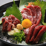 『もつ鍋の旨い店は馬刺しも旨い！』 本場熊本産の馬刺し980円（税抜）～