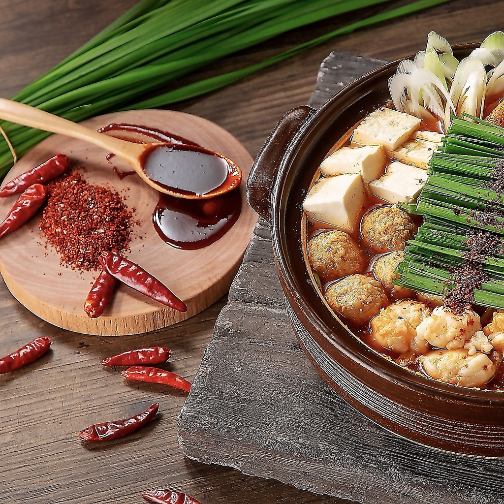 【赤から鍋】コクのある旨みとクセになる辛さを堪能できる♪お好みの辛さでお召し上がりください！