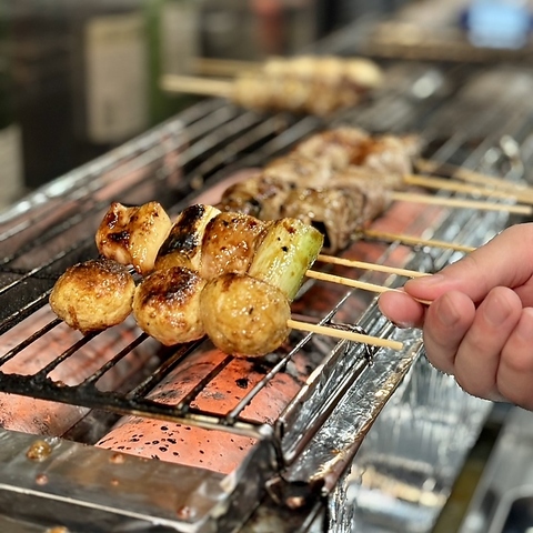 【大街道アーケード内】こだわりの焼鳥を提供するアットホームな立ち飲み居酒屋♪