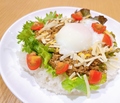 料理メニュー写真&nbsp;温玉のせロコモコ風タコライス定食（ライスバー付き）