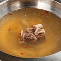 料理メニュー写真 牛骨スープ