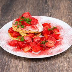 いちごたっぷり チーズクリームパンケーキ