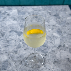 果実のホワイトスプリッツァー