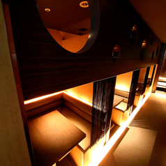 【L字型】心理的距離が一番近くなるL字のお席は初デートにもおすすめです！