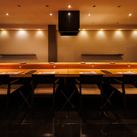 人の技を間近で感じるカウンターのこだわり