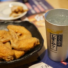 仕事終わりに、手羽先や逸品料理とビールで乾杯☆