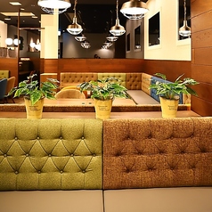 チーズと生はちみつ BeNe ベーネ 梅田NU茶屋町の雰囲気2