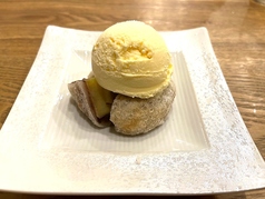 揚げいきなり団子アイスのせ