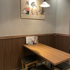 テーブル席は2名から最大24名まで連結可能です！広々店内なので、大小宴会にもぴったりです♪