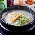 料理メニュー写真 韓国では夏のスタミナメニューの定番　『サムゲタン（鶏半分）』