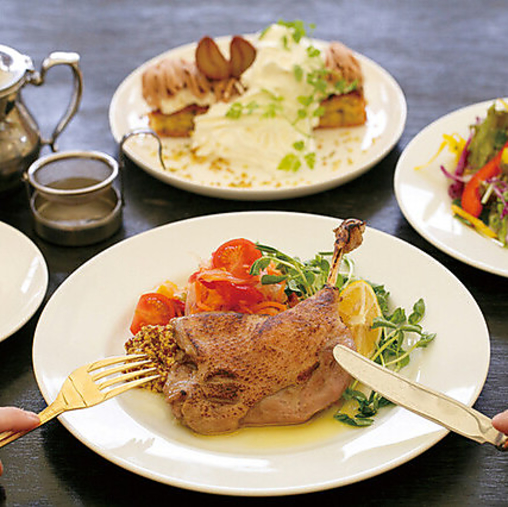 10時から15時まで実施しているランチは新作メニューが続々登場！来店の度に新たな味覚に出会えます！