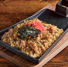 黒マー油香る 炭火焼地どりの高菜チャーハン