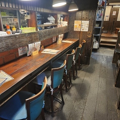 カウンターのお席もございます。