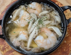 エビときのこのアヒージョ