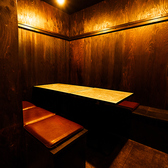 今は禁煙のお店が多い状況ですが、当店では全席喫煙可能！喫煙者の方もゆったり安心してお過ごしいただけます！喫煙可能なお店をお探しの方はぜひ当店をご利用ください！扉付き個室も完備してます！