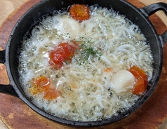 シラスのアヒージョ