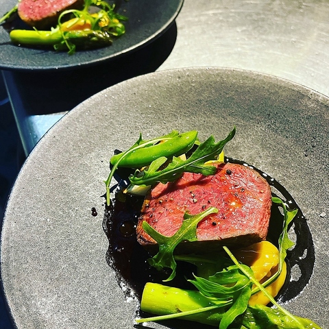 旬の食材を活かしたイタリアンと豊富なワインで特別な時間を演出するお店