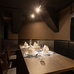 食後の余韻まで楽しめるよう、心地よい空間と上質なサービスでおもてなしします