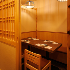 まるで異世界に迷い込んだような魅惑の個室空間でお客様をお迎えいたします。川崎で個室居酒屋をお探しなら当店にお任せください！雰囲気抜群の個室空間でゆたっりとしたご宴会を！席のみ予約も大歓迎です。