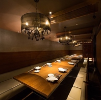 ゴージャスなシャンデリア付きの自慢のお席です。