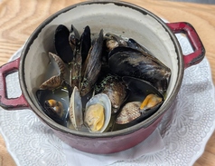 あさりとムール貝のワイン蒸し
