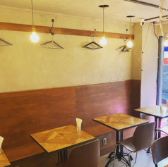 席間隔をしっかり確保しております。