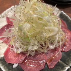 1本長タンステーキ／ネギ盛りタン