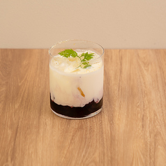 飲めるチーズケーキカクテル ノムチカクテルベリーベリー