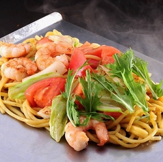 塩焼きそば(トマト・イカ・エビ)