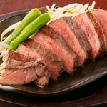 愛知県が誇る知多牛を炭火焼きで！旨みがギュッと詰まった逸品です。