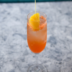 果実たっぷりアペロール・スプリッツ