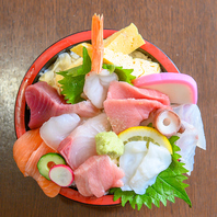 市場直送の新鮮食材を使った刺身と海鮮料理へのこだわり