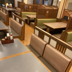 シーンに応じてご利用いただけるお席も様々ご用意しております。是非店舗までご相談ください。※店舗により部屋の配置・席数が異なる場合がございます