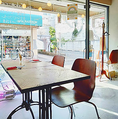 開放感ある店内です。