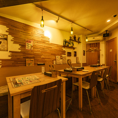 ≪4名様×2卓≫デートや女子会、会社宴会など、幅広いシーンでご利用頂けるテーブル席♪