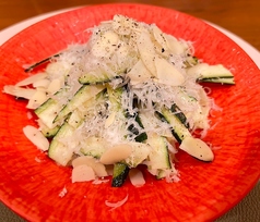 ズッキーニとチーズのサラダ
