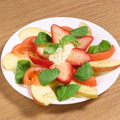 料理メニュー写真&nbsp;季節フルーツのカプレーゼ