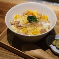 新鮮な味宝卵と若鶏を使った「親子丼」