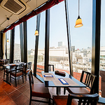 大きな窓からは、銀座の街を一望いただけます♪とくに、ディナータイムには夜景は◎