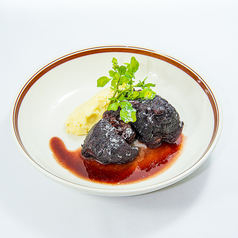 あか牛の赤ワイン煮込み