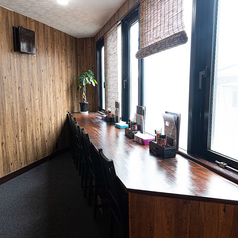 忙しい日常の中、駅チカでアクセス抜群な気軽に立ち寄れる場所がここにあります。お一人様でもカウンター席でゆっくりと仕事帰りのリラックスタイムを楽しんでください。リーズナブルな価格で提供されるうなぎ料理はどれも絶品。美味しい料理と心地よい空間で素敵なひとときを過ごしましょう。