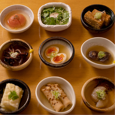 飲める出汁のおでんと、生産者の思いを込めた一品料理をご用意しております。