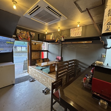 元祖西成ホルモン天婦羅48　創作炭火海鮮居酒屋　針中野総本店の雰囲気1