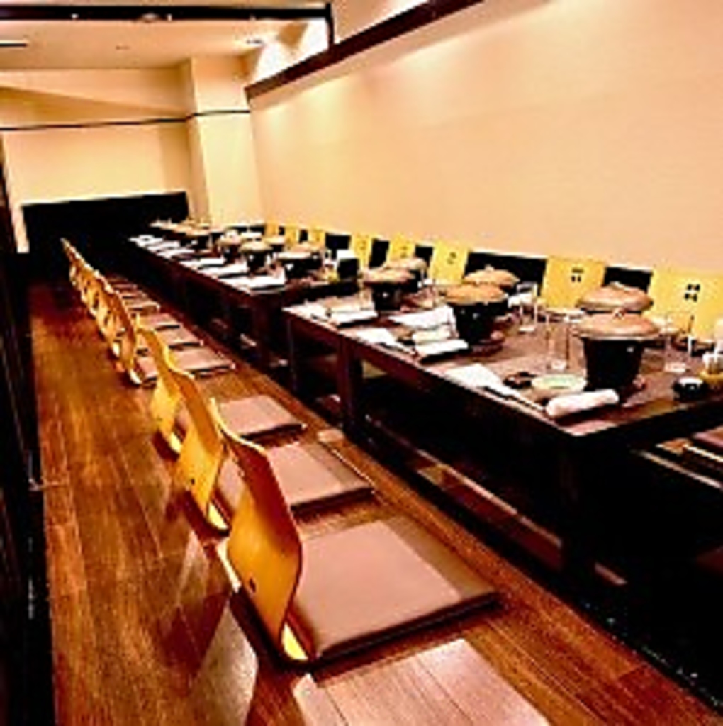 ２１名までの堀炬燵タイプの席