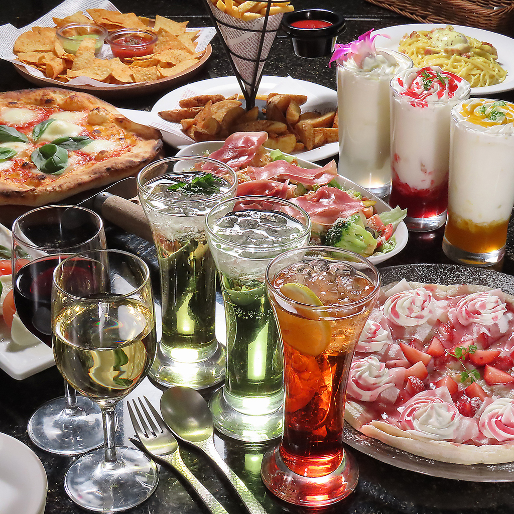 実はスイーツにこだわりありっ♪パンケーキタワーやパフェなど多種多様にご用意してます！