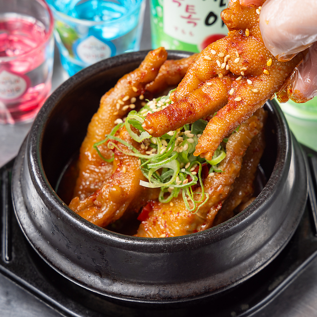 タッパル（鶏の足）です。他ではなかなか食べられないかも…