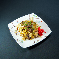 馬肉の甘辛煮、鉄板焼きソバ