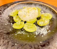 シャインマスカットとブラータチーズ